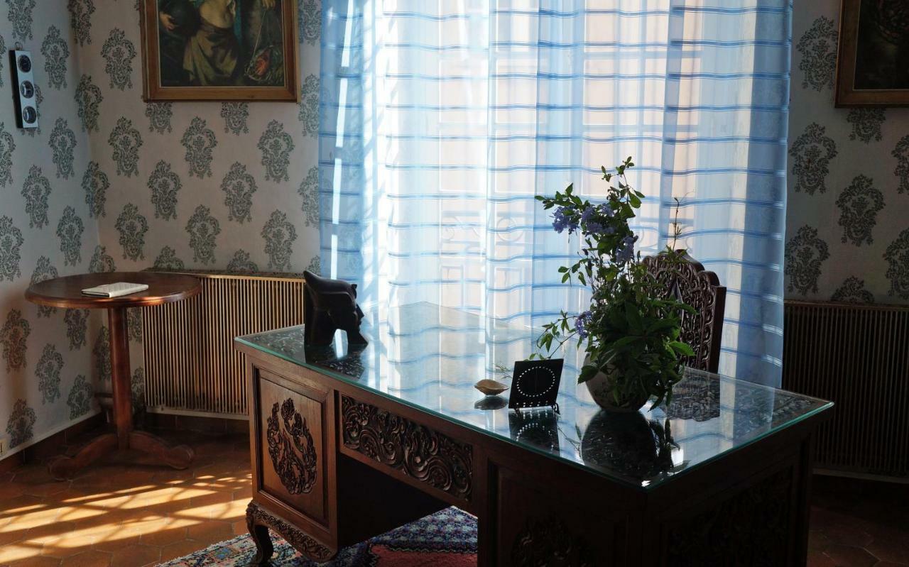 Отель Chez Les Artistes Servian Экстерьер фото