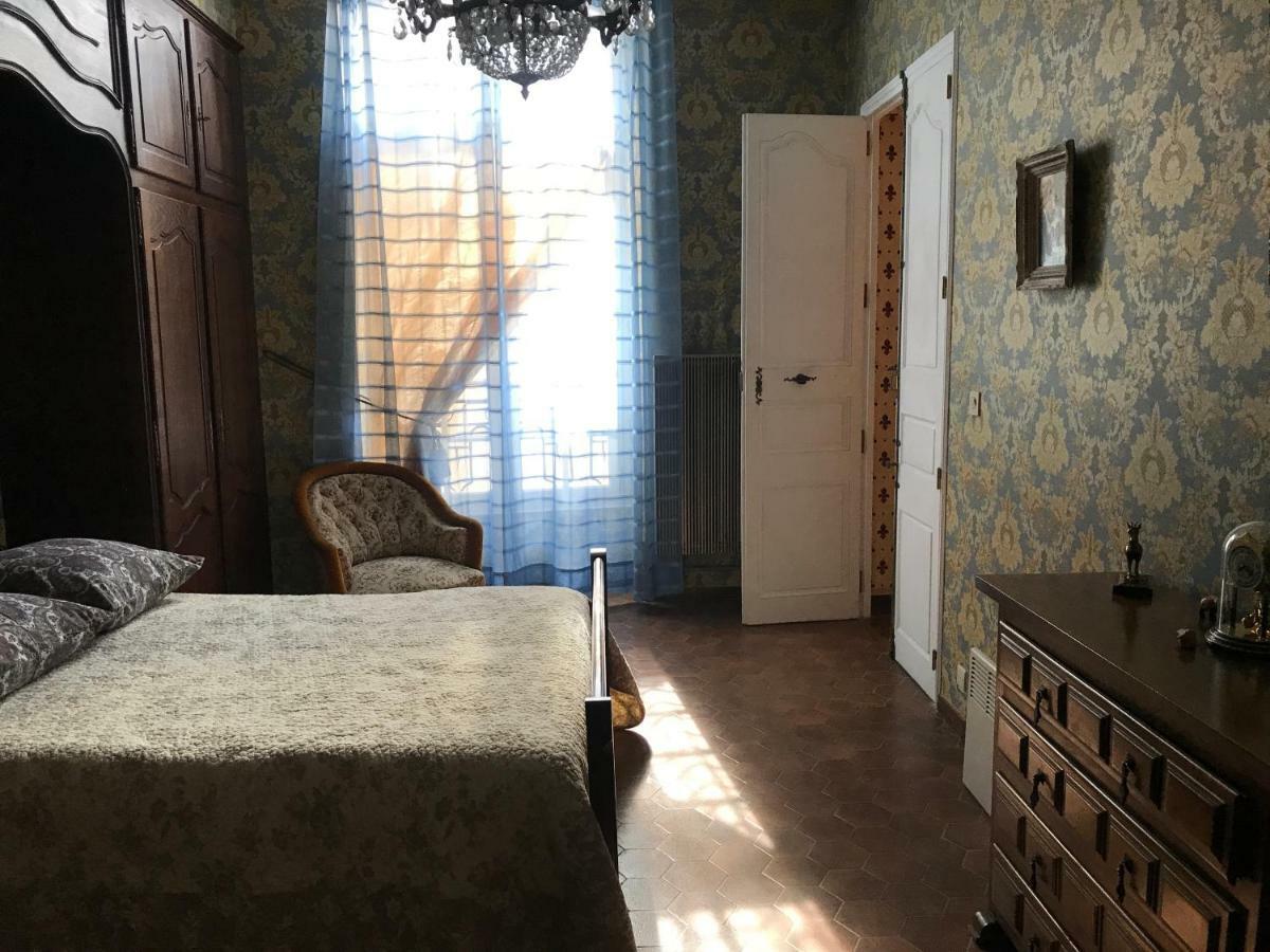 Отель Chez Les Artistes Servian Экстерьер фото